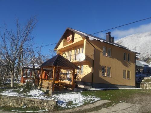 Dedushi Guesthouse &Wood Cabins-Camping Place Gusinje Kültér fotó